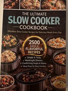 The Ultimate Slow Cooker Cookbook - Blue & Brown Cover